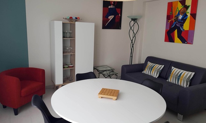 Poulgoazec Apartamento | APARTMENT T3 3 ***RESIDENCE LA MONTAGNE AUDIERNE 300 M FROM THE BEACH SEA VIEW