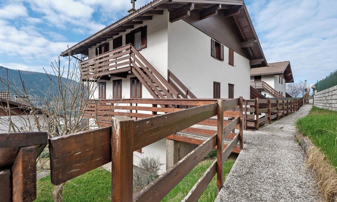 Folgaria Apartamento | Apartamento 'Tana Dello Gnomo' con vistas a la montaña, balcón y Wi-Fi