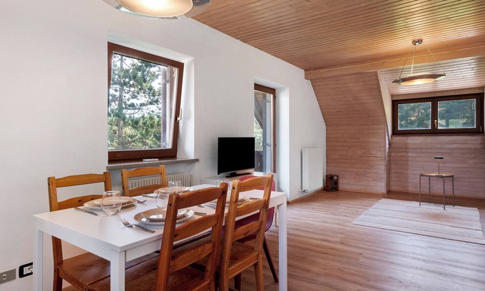 Collalbo Apartamento | Apartamento 'Tann 11' con vistas a la montaña y balcón