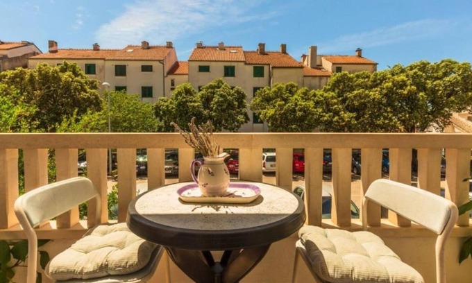 Istok Apartamento | Apartment Tattoo - modern & free parking: A1(2+1) - Makarska, Riviera Makarska, Croatia