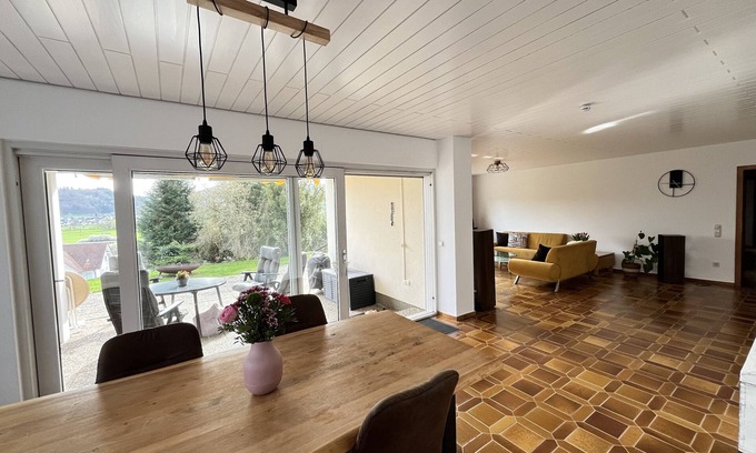 Biedenkopf Apartamento | Apartamento 'Terrasse Mit Ausblick' con terraza privada y Wi-Fi