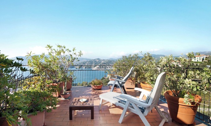 Zoagli Apartamento | Apartamento 'Terrazza Oriana' con vistas al mar y Wi-Fi