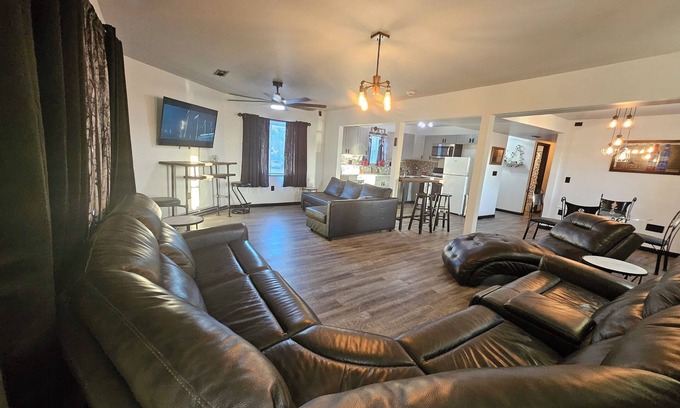 Detroit Apartamento | Apartment: The Rose On 8 Mile Rd.