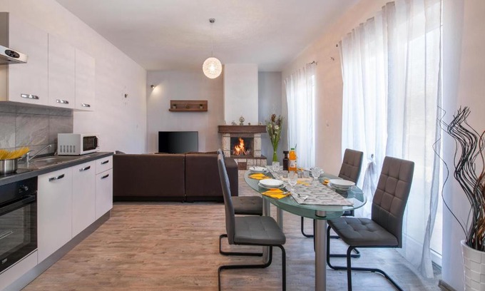 Marcana Apartamento | Apartment Tina