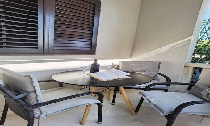 Brna Apartamento | Apartment Tina - One Bedroom Apartment with Terrace