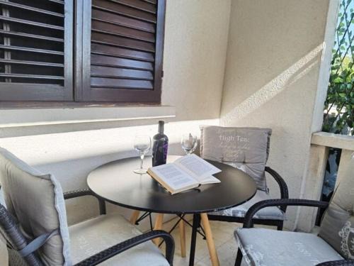 Brna Apartamento | Apartment Tina - One Bedroom Apartment with Terrace