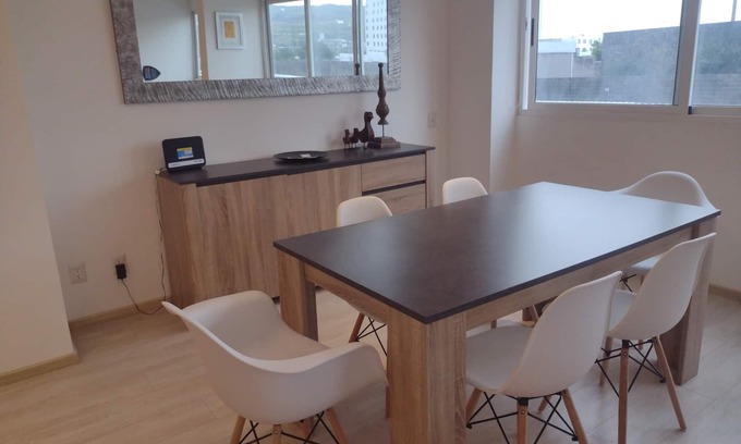 Juriquilla Apartamento | Departamento para descansar y disfrutar. Alberca, gimnasio y padel en Juriquilla