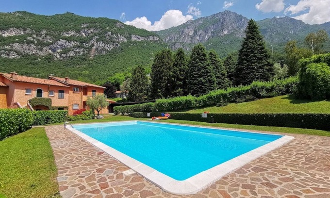 Lierna Apartamento | Apartamento "Topazio" cerca del lago con vistas a la montaña, piscinas compartidas y Wi-Fi