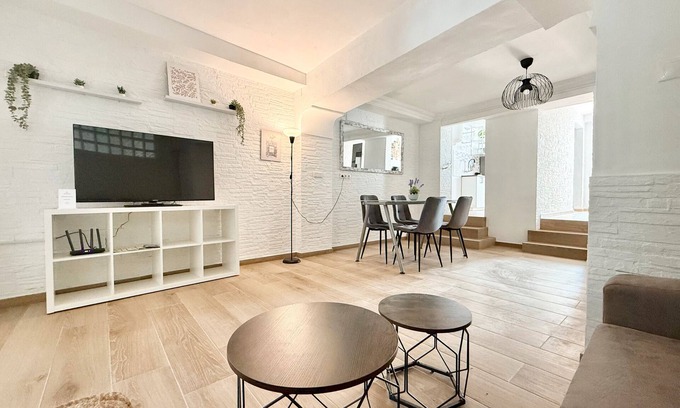 Antequera Apartamento | Apartment 'Tortola I' with Private Garden, Wi-Fi and Air Conditioning