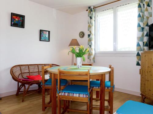 Goulien Apartamento | Apartment Ty Ménez by Interhome