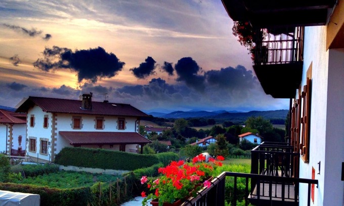 Iraizotz Apartamento | Apartamento 'Ultzama' con vistas a la montaña y balcón