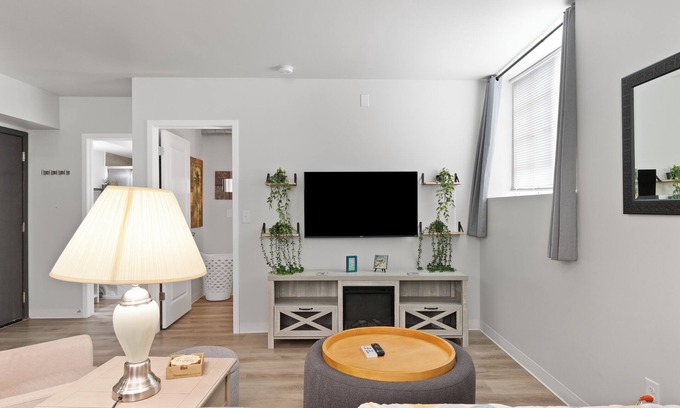 New Center Detroit Apartamento | Apartment Unit In Midtown, Detroit.