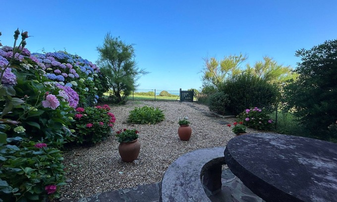 Behobie Apartamento | Apartment Urrugne, 1 bedroom, 2 persons