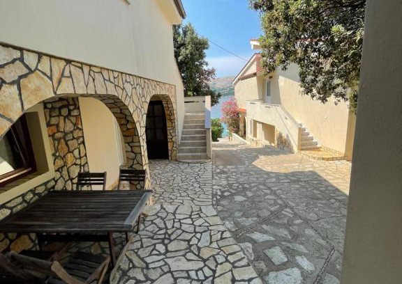 Stara Baska Apartamento | Apartment Victoria