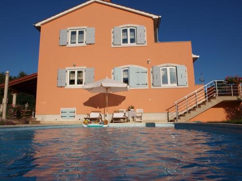 Tinjan Apartamento | Apartment Villa Brig