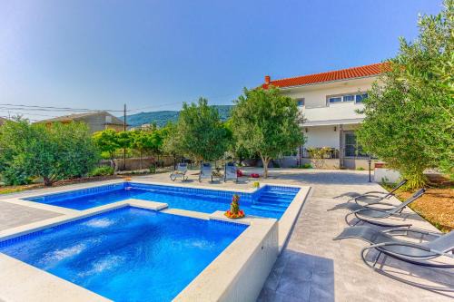 Kastel Kambelovac Apartamento | Apartment Villa Hacijenda with private pool and jacuzzi