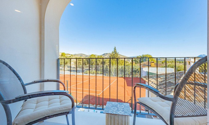 Aigues Apartamento | Apartamento 'Villa Hoy Almendra' con vistas a la montaña, Wi-Fi y aire acondicionado
