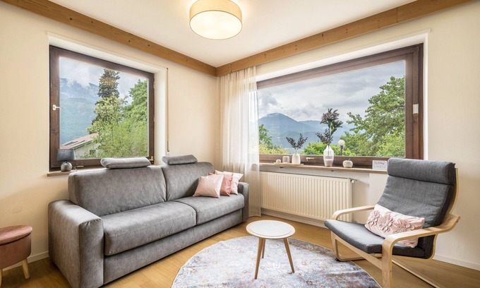 Terlano Apartamento | Apartamento 'Villa Pinie 2' con vistas a la montaña, terraza privada y Wi-Fi