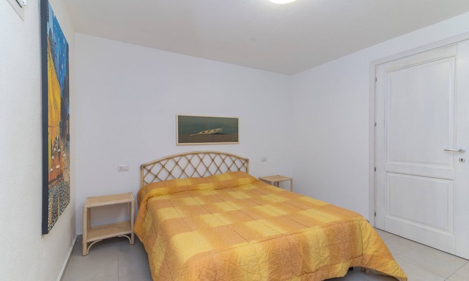 Budoni Apartamento | Apartamento 'Virginia' con vistas a la montaña y aire acondicionado