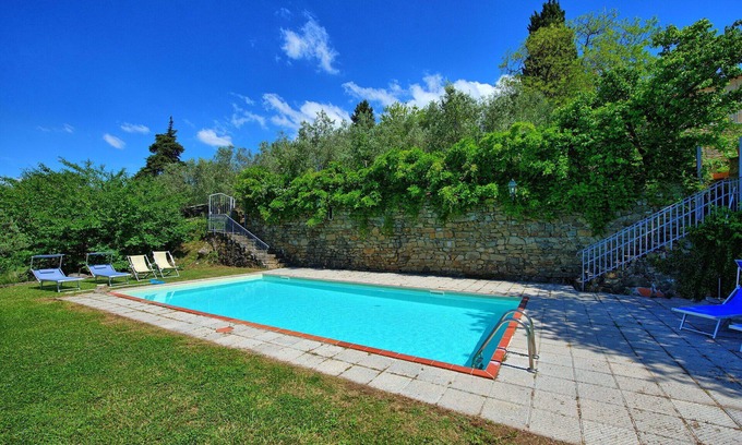 Greve in Chianti Apartamento | Apartamento con WIFI, piscina, TV, patio, vista panorámica, aparcamiento, cerca de Greve In Chianti