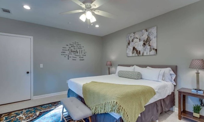 Thunderbolt Casa | Apartment w/ Pool & Gazebo-Swanky Savannah Style