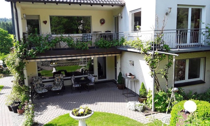 Meschede Apartamento | Apartamento 'Waldblick' con vistas a la montaña, terraza privada y Wi-Fi