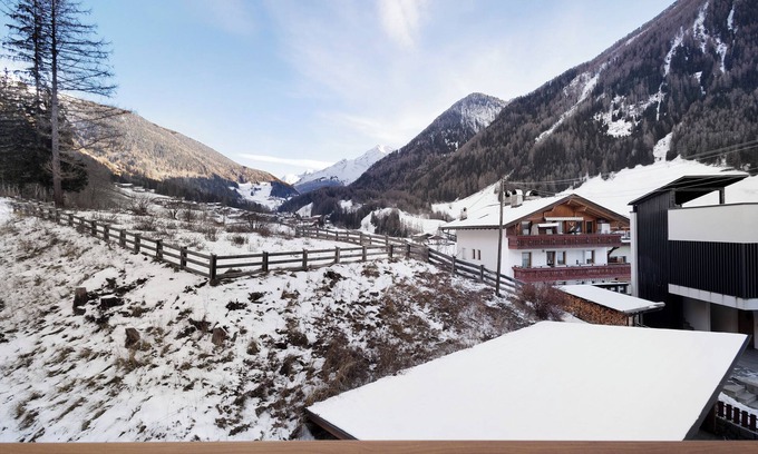 Valle Aurina Apartamento | Apartment 'Waldheim Apt 12 13' with Mountain View, Shared Garden and Wi-Fi