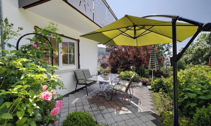 Gemarkung Tieringen Apartamento | Apartamento 'Waltraud' con terraza compartida, jardín compartido y Wi-Fi