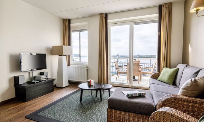 Zeewolde Apartamento | Apartment am Wasser für 4 Personen