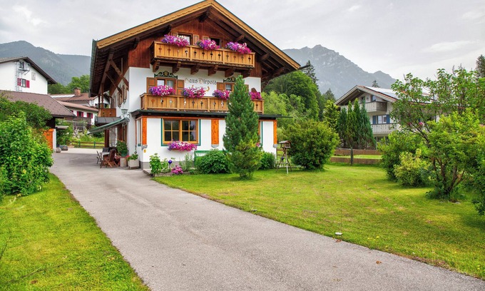 Obergrainau Apartamento | Apartamento 'Waxenstein' con vistas a la montaña, balcón y Wi-Fi