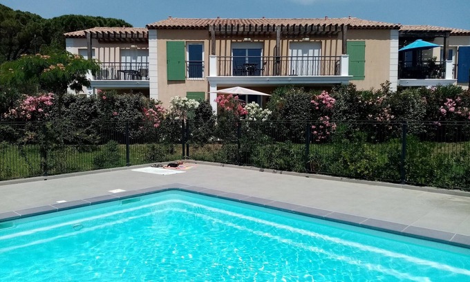 Plan-de-la-Tour Apartamento | Apartment with terrace and garden in small new residence