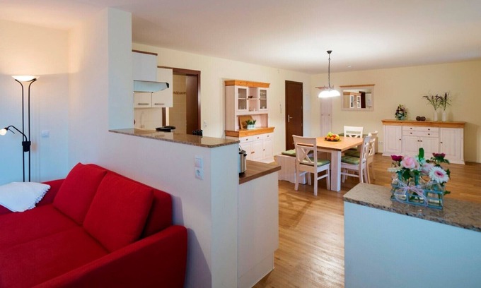 Caputh Apartamento | Apartamento Wilde Rose en la casa de huéspedes Bergvilla