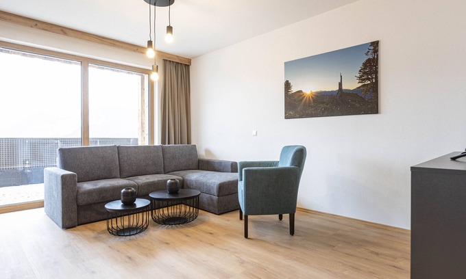 Paß Thurn Apartamento | Apartment with 2 bedrooms