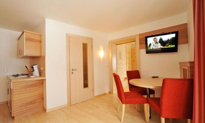 Heiligenblut Cama Y Desayuno | Apartment with a view of the mountains - Pension-Appartements Bergkristall
