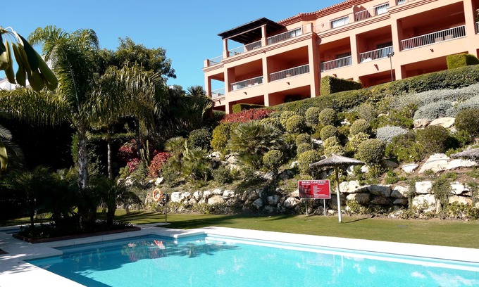Nueva Milla de Oro Apartamento | Apartment with garden on residential estate (Villa Padierna) Golf&Seaviews