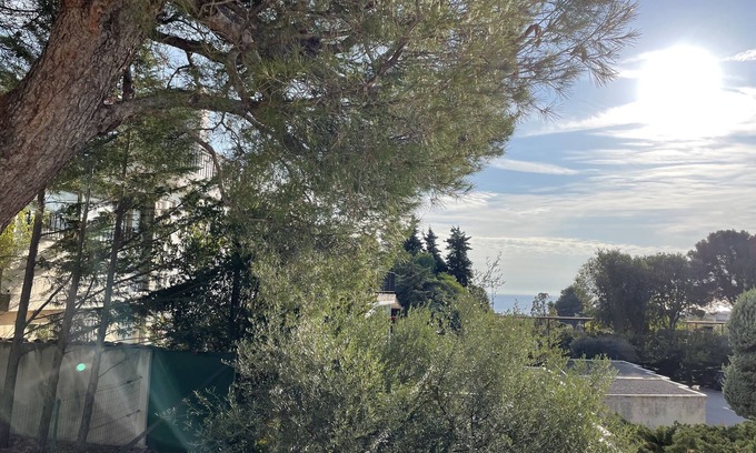 Cassis Apartamento | Apartment with garden