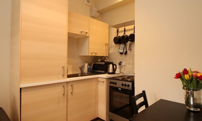 Yeovil Apartamento | Apartamento-Apartamento-Baño con ducha-Vista al Jardín