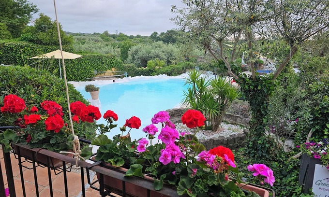 Bagnaia Condominio | Apartment with garden view