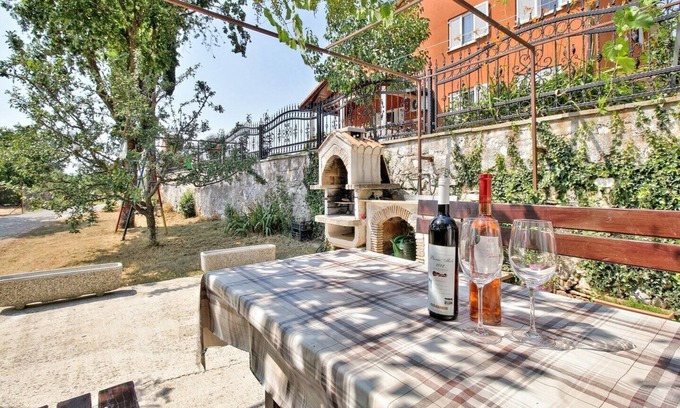 Valica Apartamento | ENI house with apartment