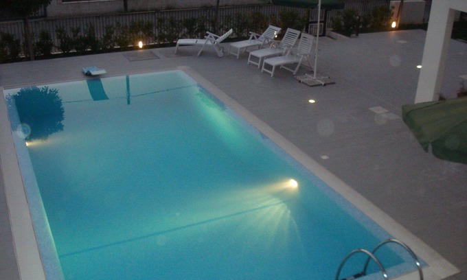 Ginosa Marina Apartamento | APARTAMENTO CON PISCINA COMPARTIDA. Duerme hasta 8 personas.