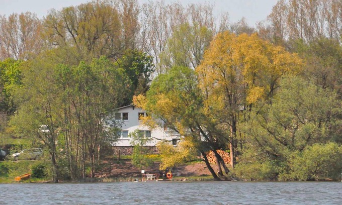 Borkow Apartamento | Apartamento con acceso al lago y embarcadero privado en la década de 1940 Woserin