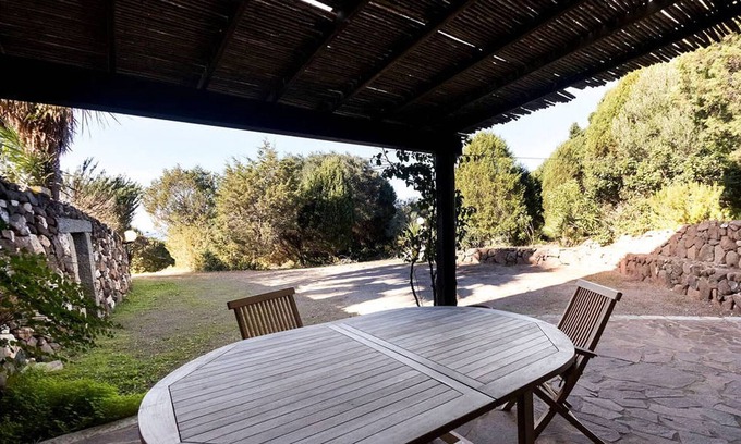 Sant'Antioco Apartamento | Apartamento con amplio jardín, a 5 minutos de Cala Sapone, 4/5 personas.