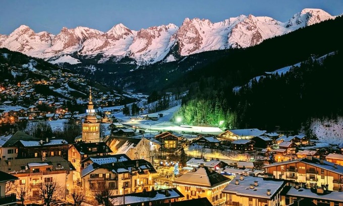 Le Grand-Bornand Apartamento | Apartment with mountain and village views