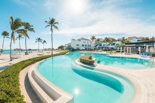 Cap Cana Marina Apartamento | Apartment with pool and ocean view in Punta Palmera