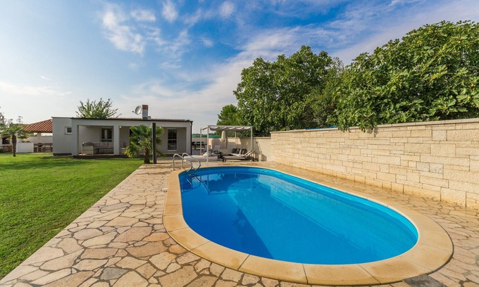 Pomer Casa | Casa de vacaciones familiar con piscina en el campo en Pomer, Croacia