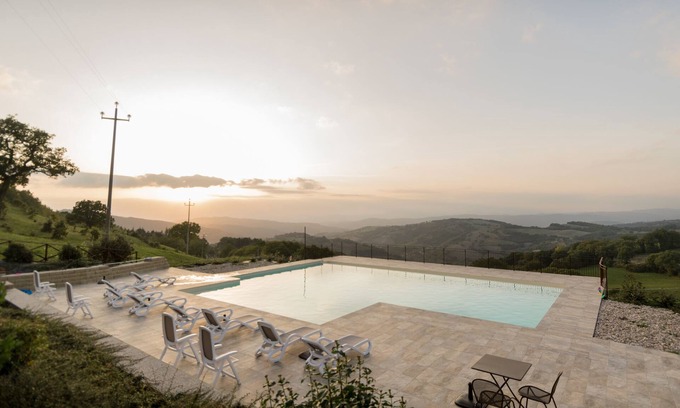 San Presto Apartamento | Apartamento con cocina privada y piscina en el parque del monte Subasio