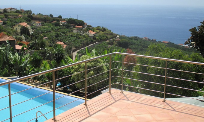 Arco da Calheta Apartamento | Vista al mar, en el campo, amplias terrazas, piscina, sauna, Internet, TV, barbacoa