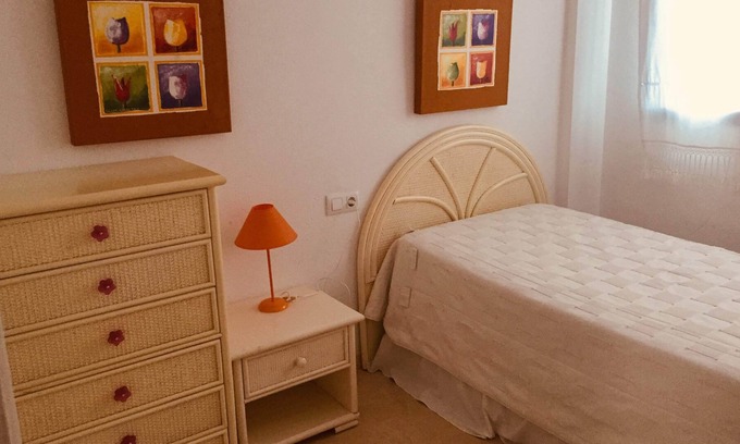 Daimuz Apartamento | APARTAMENTO CON PISCINA SALINIZADA A 100 M DEL MAR.