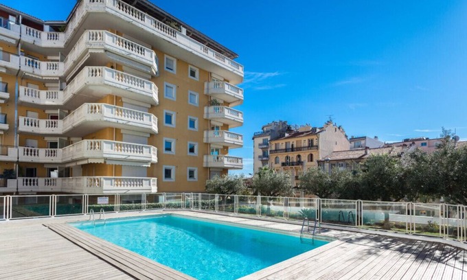 Nice Apartamento | Apartment with sea view 2 min from the beach, terrace, swimming pool and parking