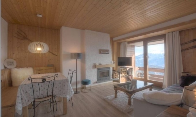 Anzere Apartamento | Apartment with south balcony, 1 bedroom with 2 single beds, 1 bathroom/WC. Living room with eating p